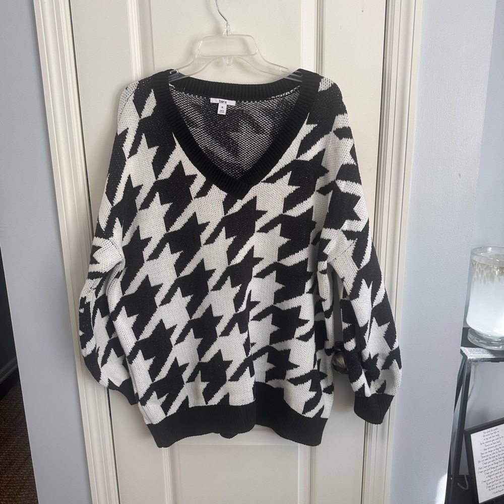 Bar III Black and White Houndstooth Sweater